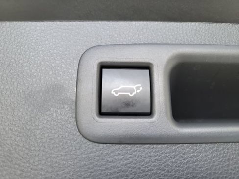Used 2026 Toyota Highlander XLE AWD/4WD image 12