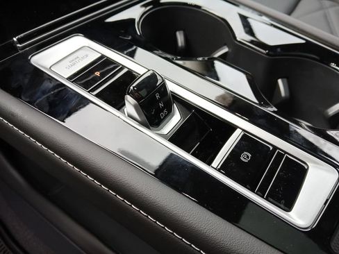 New 2026 Volkswagen Atlas SE FWD image 23
