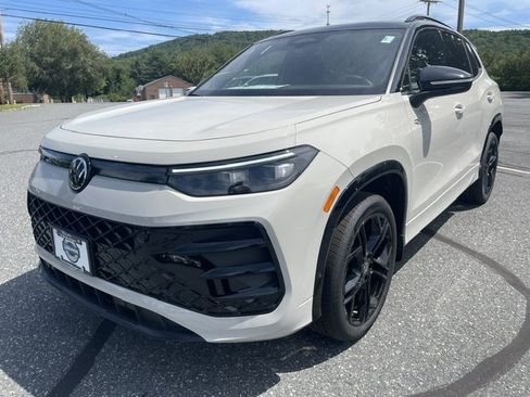 New 2026 Volkswagen Tiguan SE R-Line AWD/4WD image 1