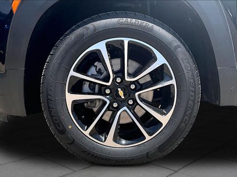 Used 2025 Chevrolet TrailBlazer LT AWD/4WD image 11