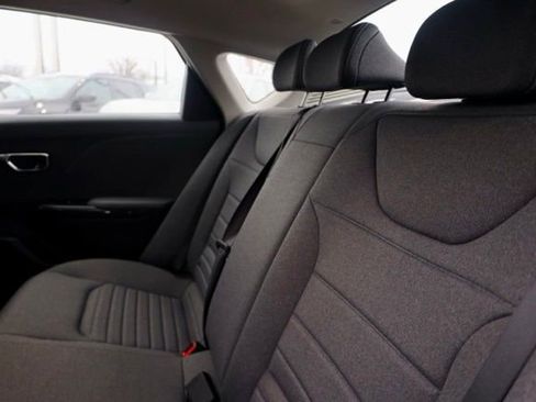 Certified 2025 Kia K4 EX image 30