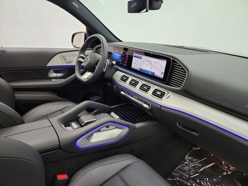 Used 2025 Mercedes-Benz GLS 450 4MATIC image 19