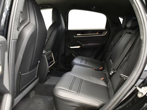 New 2026 Porsche Cayenne Turbo GT AWD/4WD image 45