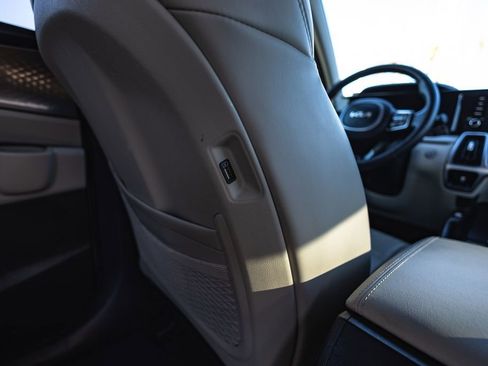 Used 2023 Kia Sorento EX image 20