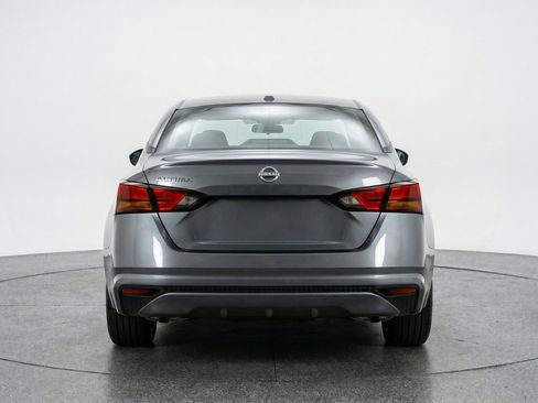 Used 2025 Nissan Altima 2.5 SV FWD image 7