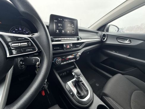 Used 2019 Kia Forte LXS image 19