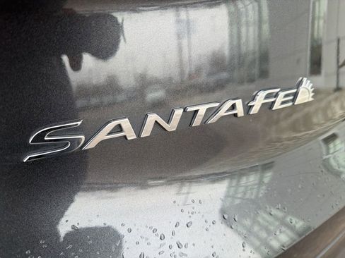 Used 2020 Hyundai Santa Fe SEL w/ Convenience + Premium Package image 4