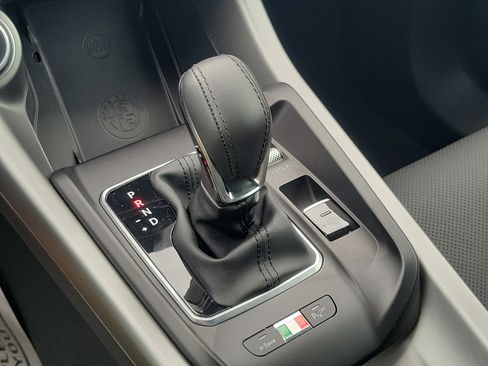 Used 2024 Alfa Romeo Tonale Ti AWD/4WD image 28