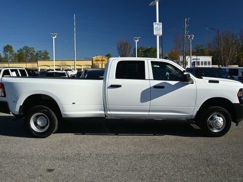 Used 2024 RAM 3500 Tradesman image 16