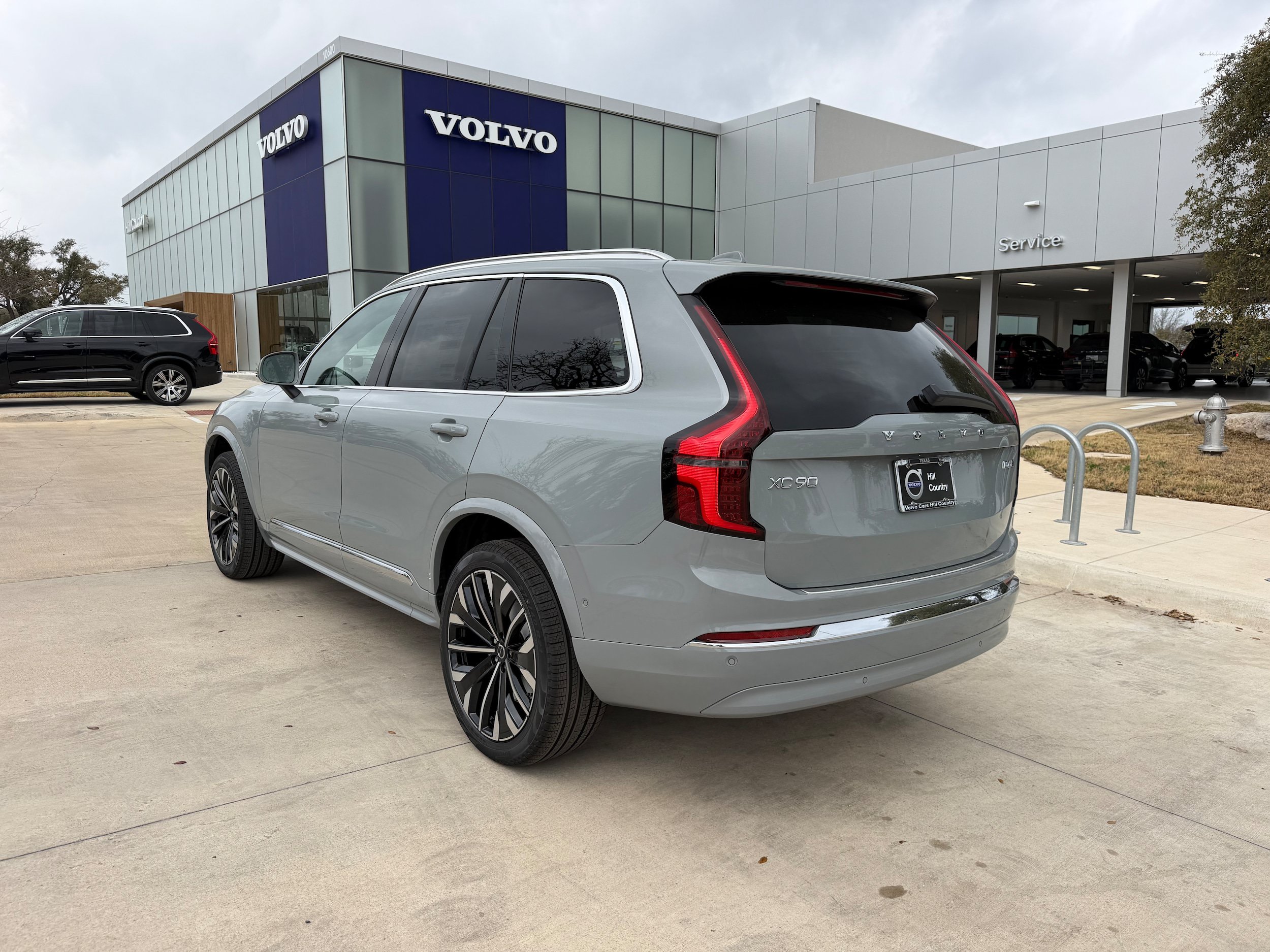 New 2026 Volvo XC90 B6 Plus w/ Protection Package Premier AWD/4WD image 4