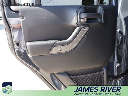 Used 2017 Jeep Wrangler Unlimited Sport w/ Quick Order Package 24S AWD/4WD image 16