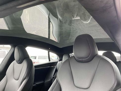 Used 2022 Tesla Model S image 17