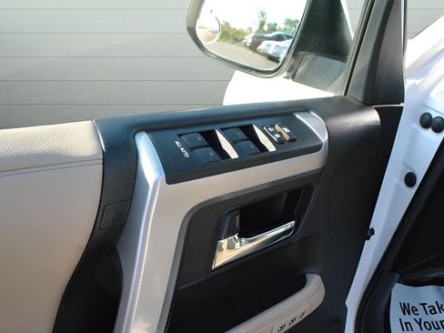 Used 2020 Toyota 4Runner Limited AWD/4WD image 26