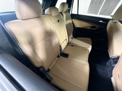 Used 2022 Volkswagen Tiguan SE R-Line image 26