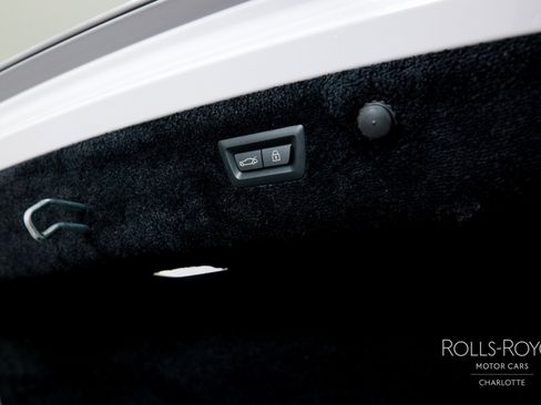 New 2025 Rolls-Royce Spectre Black Badge w/ Spectre Enhancement Package image 22