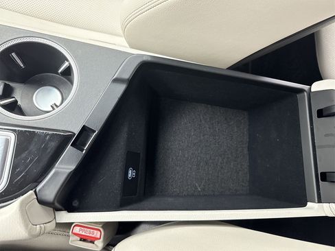 Used 2024 Genesis G70 2.5T image 29