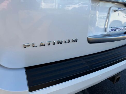 Used 2017 Ford Expedition EL Platinum image 9