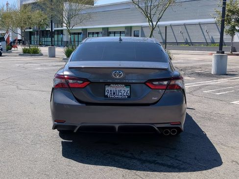 Used 2022 Toyota Camry SE w/ Carpet Mat Package (TMS) FWD image 6