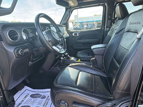 Used 2022 Jeep Wrangler Unlimited Sahara image 11