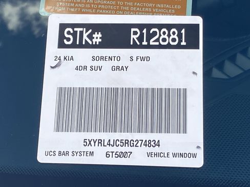 Used 2024 Kia Sorento S image 33