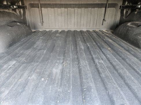 Used 2023 RAM 1500 Laramie AWD/4WD image 34