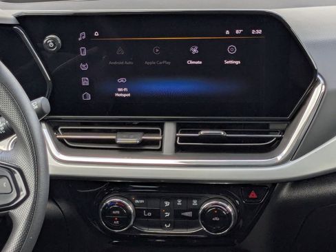 Certified 2025 Chevrolet Trax LT image 20