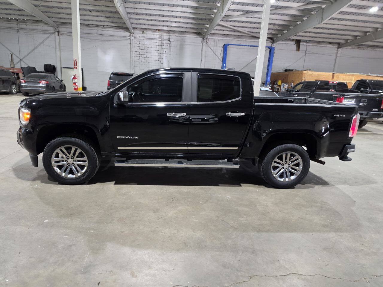 Used 2017 GMC Canyon SLE w/ SLE Convenience Package AWD/4WD image 5
