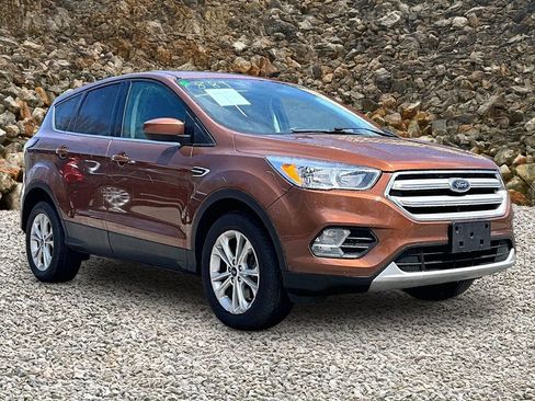 Used 2017 Ford Escape SE AWD/4WD image 9