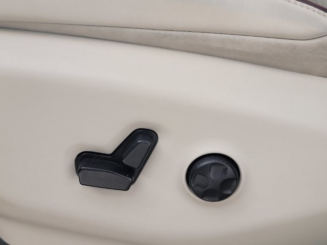 Used 2020 Chrysler Pacifica Limited FWD image 14