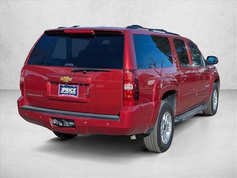 Used 2014 Chevrolet Suburban LT image 5