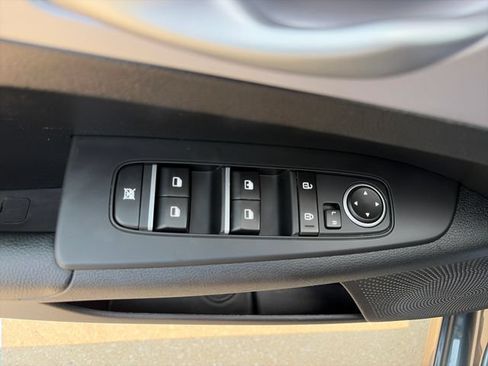 Used 2024 Kia Forte LXS FWD image 11