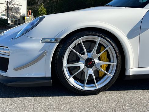 Used 2011 Porsche 911 GT3 image 2