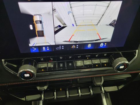 Used 2023 Chevrolet Colorado Z71 w/ Z71 Convenience Package 2 image 14