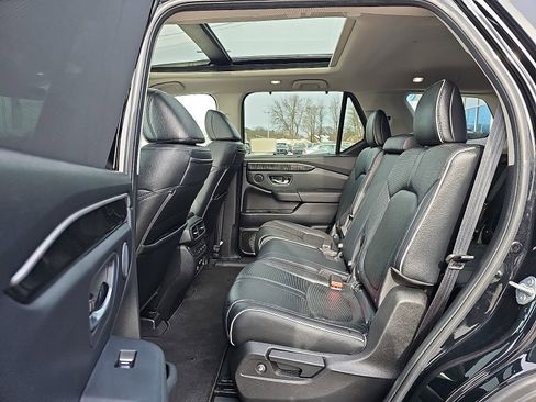 Used 2023 Honda Pilot Elite image 12