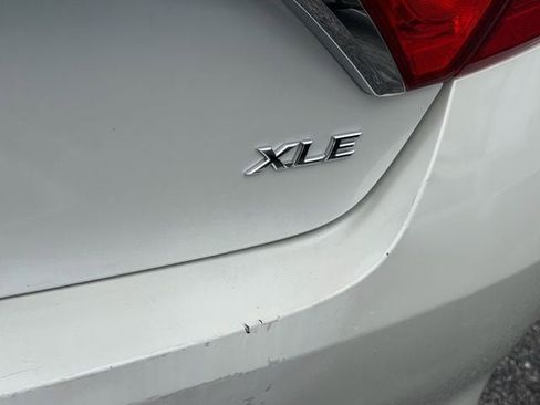 Used 2017 Toyota Camry XLE FWD image 14