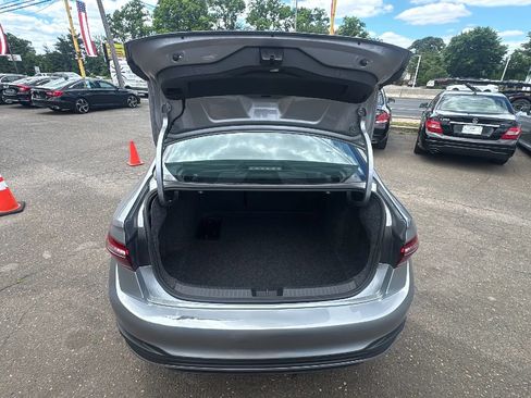 Used 2024 Volkswagen Jetta SE FWD image 15