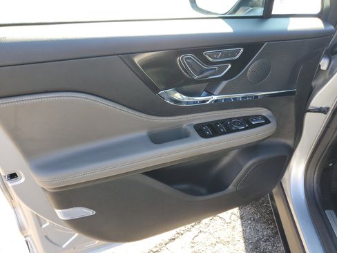 Used 2023 Lincoln Corsair FWD w/ Equipment Group 101A image 10