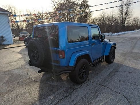Used 2016 Jeep Wrangler Sahara image 3