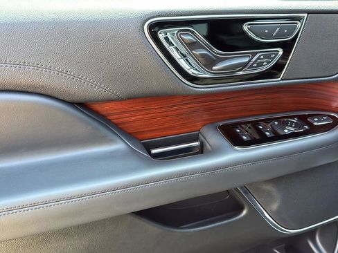 Certified 2024 Lincoln Navigator Reserve AWD/4WD image 11