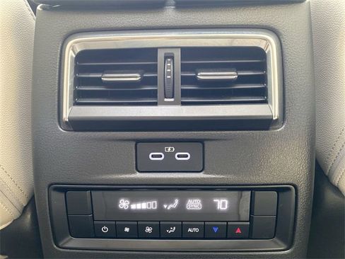 Certified 2025 MAZDA CX-70 3.3 Turbo w/ Premium Package image 34