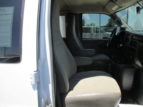 Used 2024 Chevrolet Express 3500 LS RWD image 9