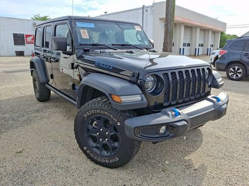 Used 2023 Jeep Wrangler Unlimited w/ 8.4" Radio Group AWD/4WD image 3