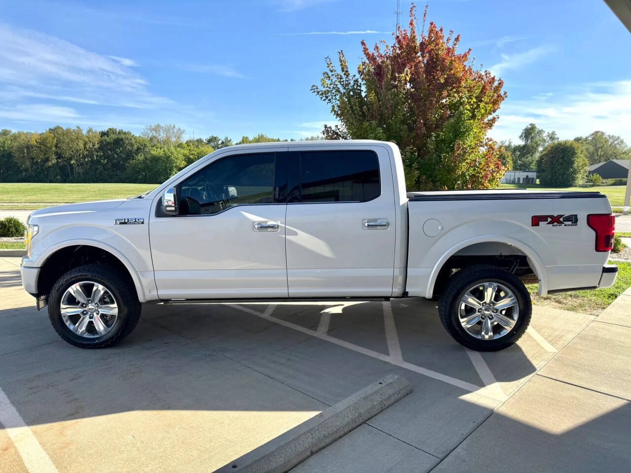 Used 2019 Ford F150 Platinum w/ Equipment Group 701A Luxury AWD/4WD image 5