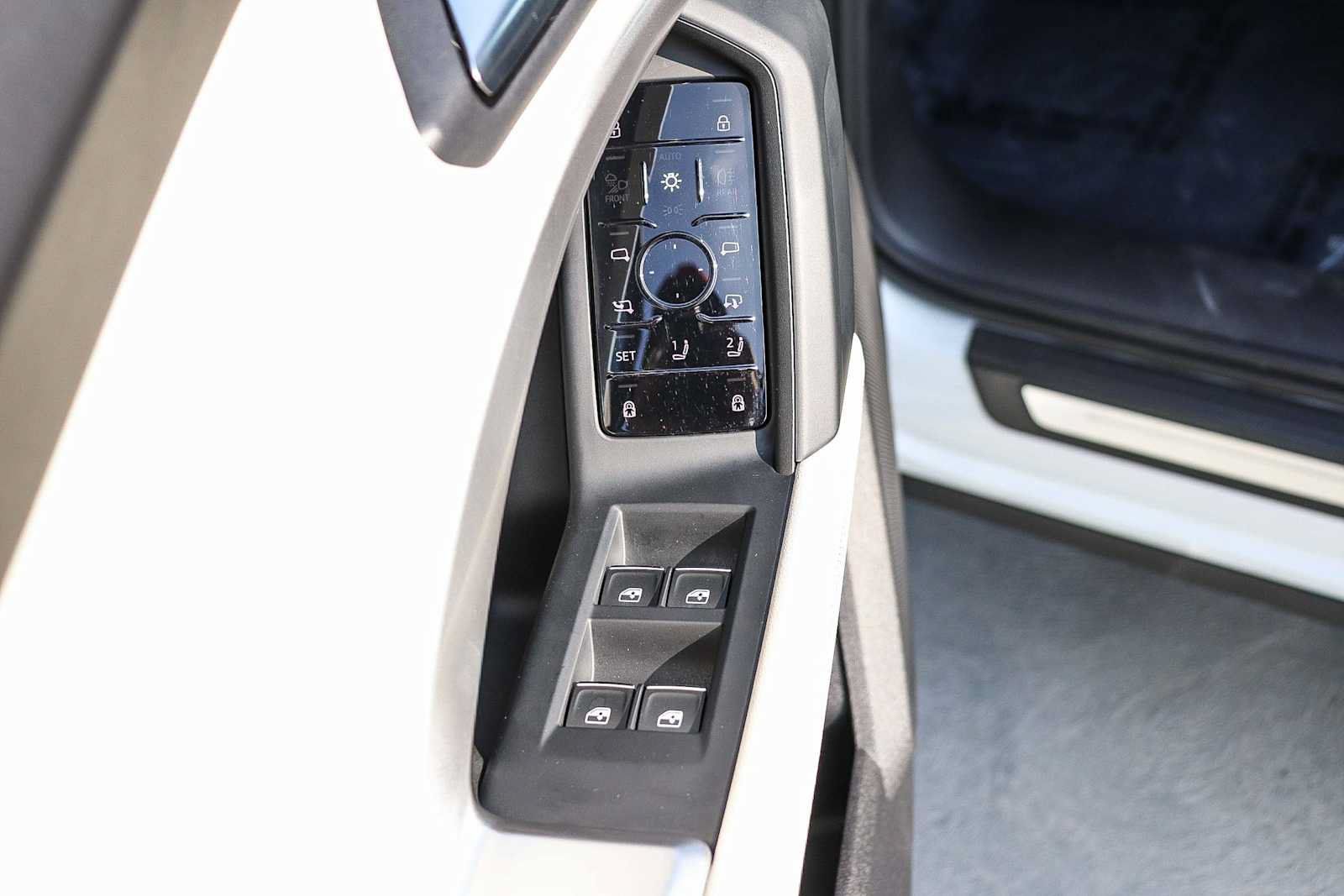 Used 2025 Audi Q5 Premium w/ Convenience Package AWD/4WD image 26