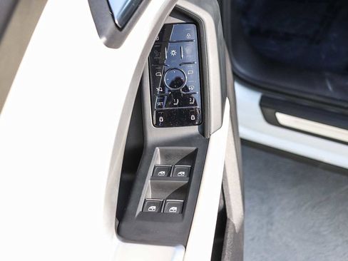 Used 2025 Audi Q5 Premium w/ Convenience Package image 26