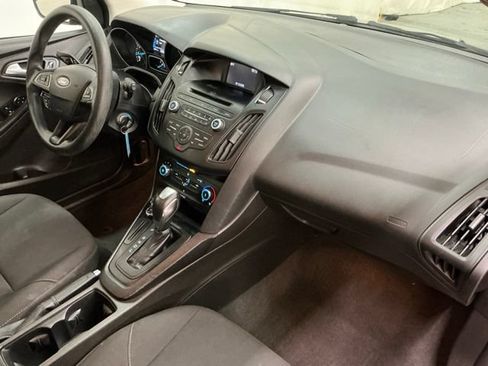 Used 2016 Ford Focus SE FWD image 18