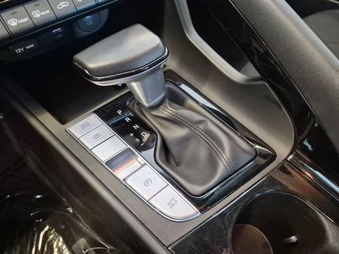 Used 2025 Hyundai Elantra SEL FWD image 23