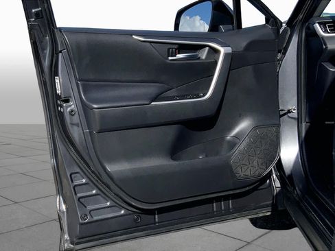 Used 2024 Toyota RAV4 XLE FWD image 21