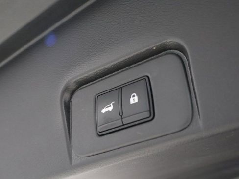 Used 2023 Nissan Rogue SV w/ SV Premium B Package image 23