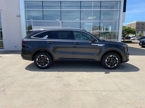 New 2026 Kia Sorento S AWD/4WD image 4